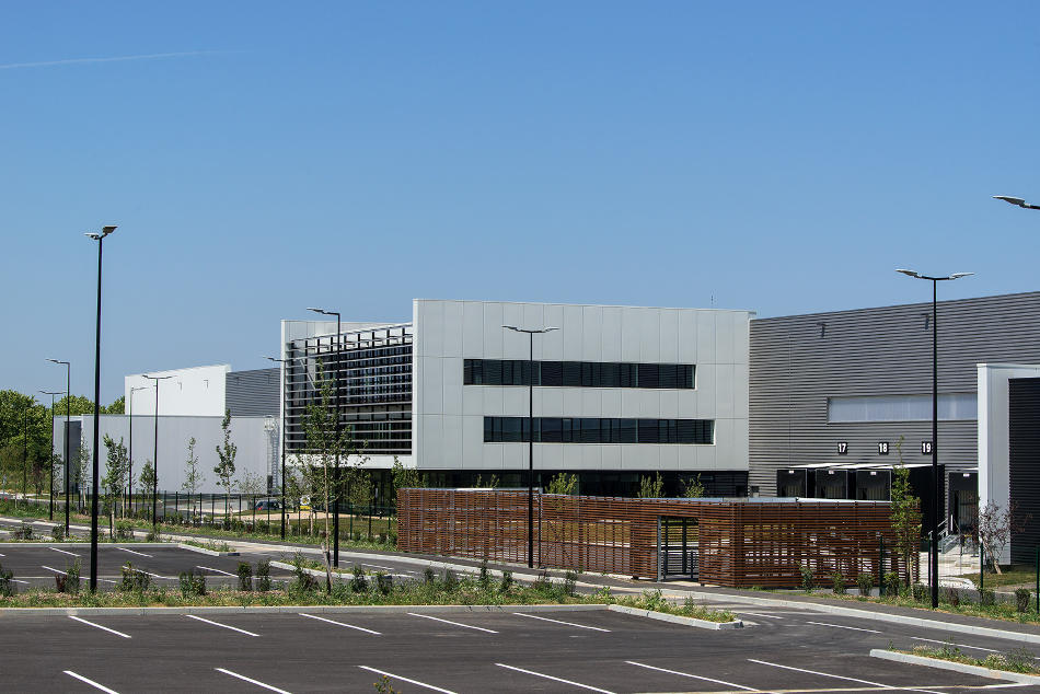 Interforum loue 17 774 m2 d’espaces de stockage et de bureaux dans le pôle logistique de Sénart (91)